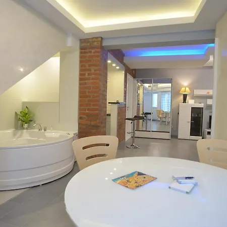 Primavera Apartment *
